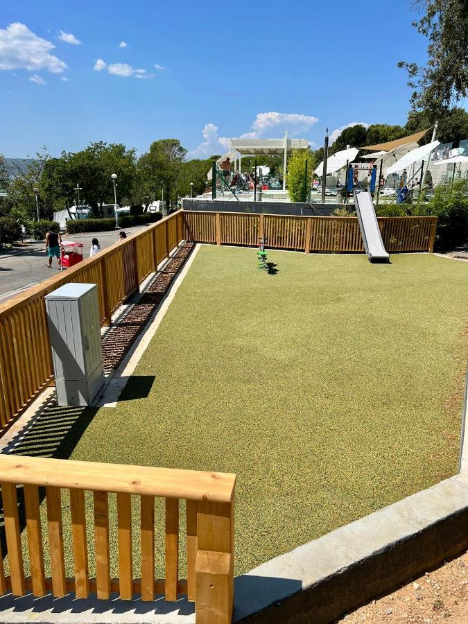 Villa Family Grand De Luxe Mobilhome Селце Екстер'єр фото