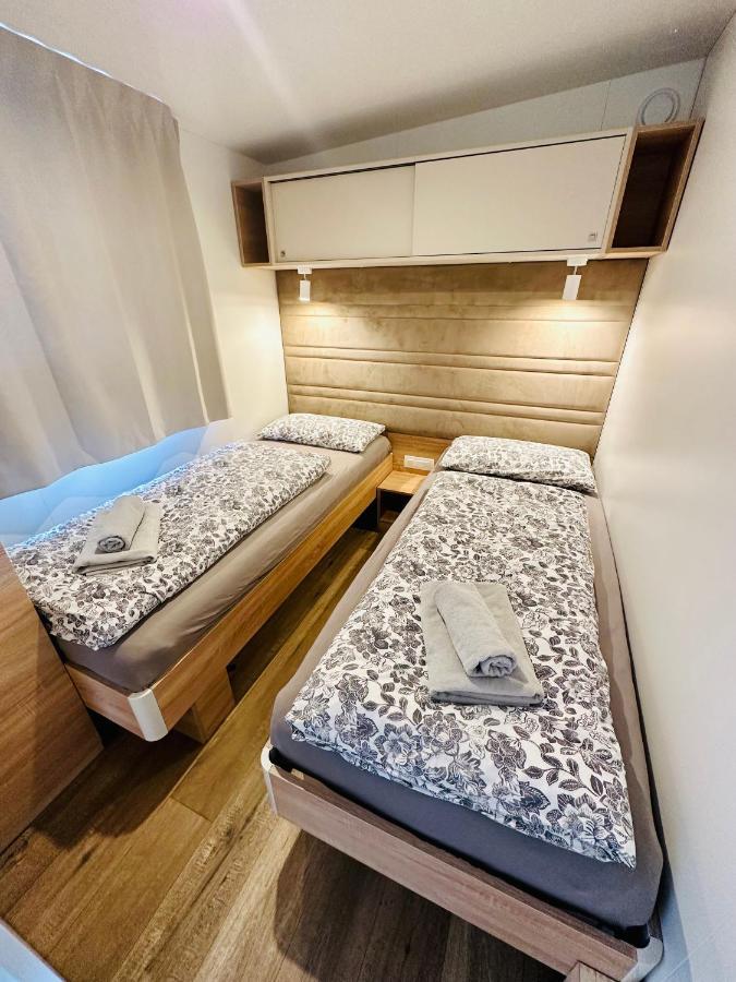 Villa Family Grand De Luxe Mobilhome Селце Екстер'єр фото